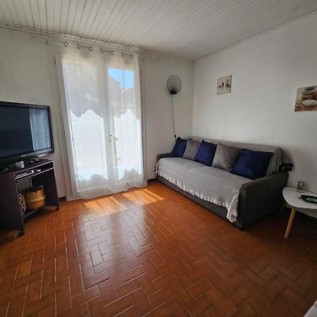 Location Saisonniere Apartment Coursan Exterior foto