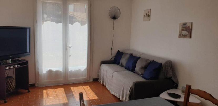 Location Saisonniere Apartment Coursan Exterior foto