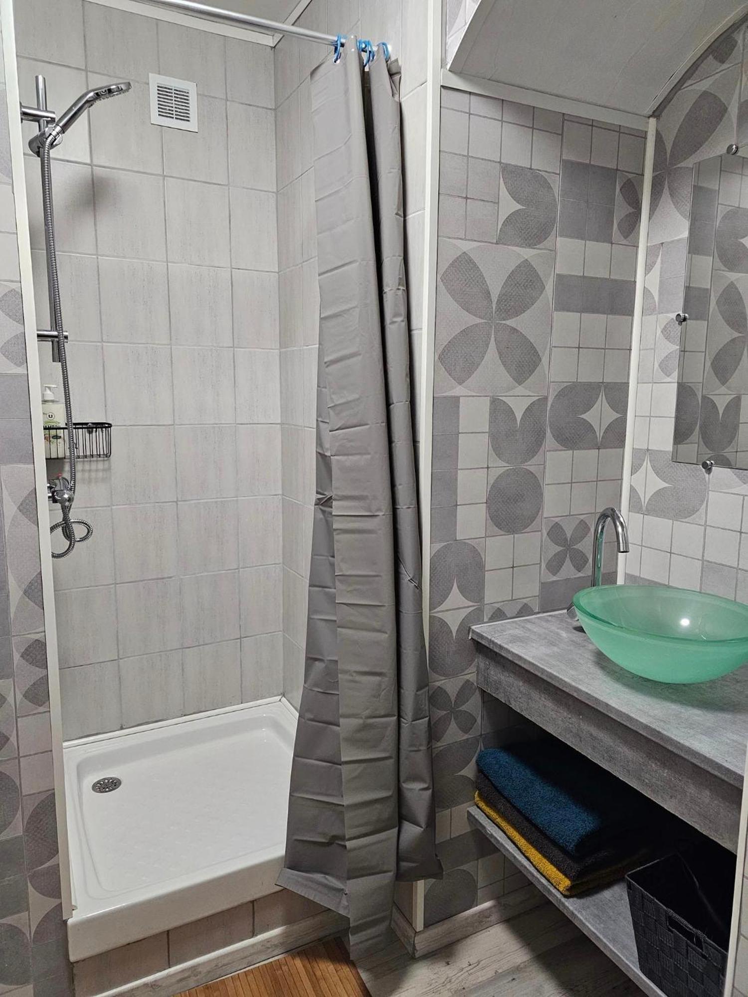 Location Saisonniere Apartment Coursan Exterior foto