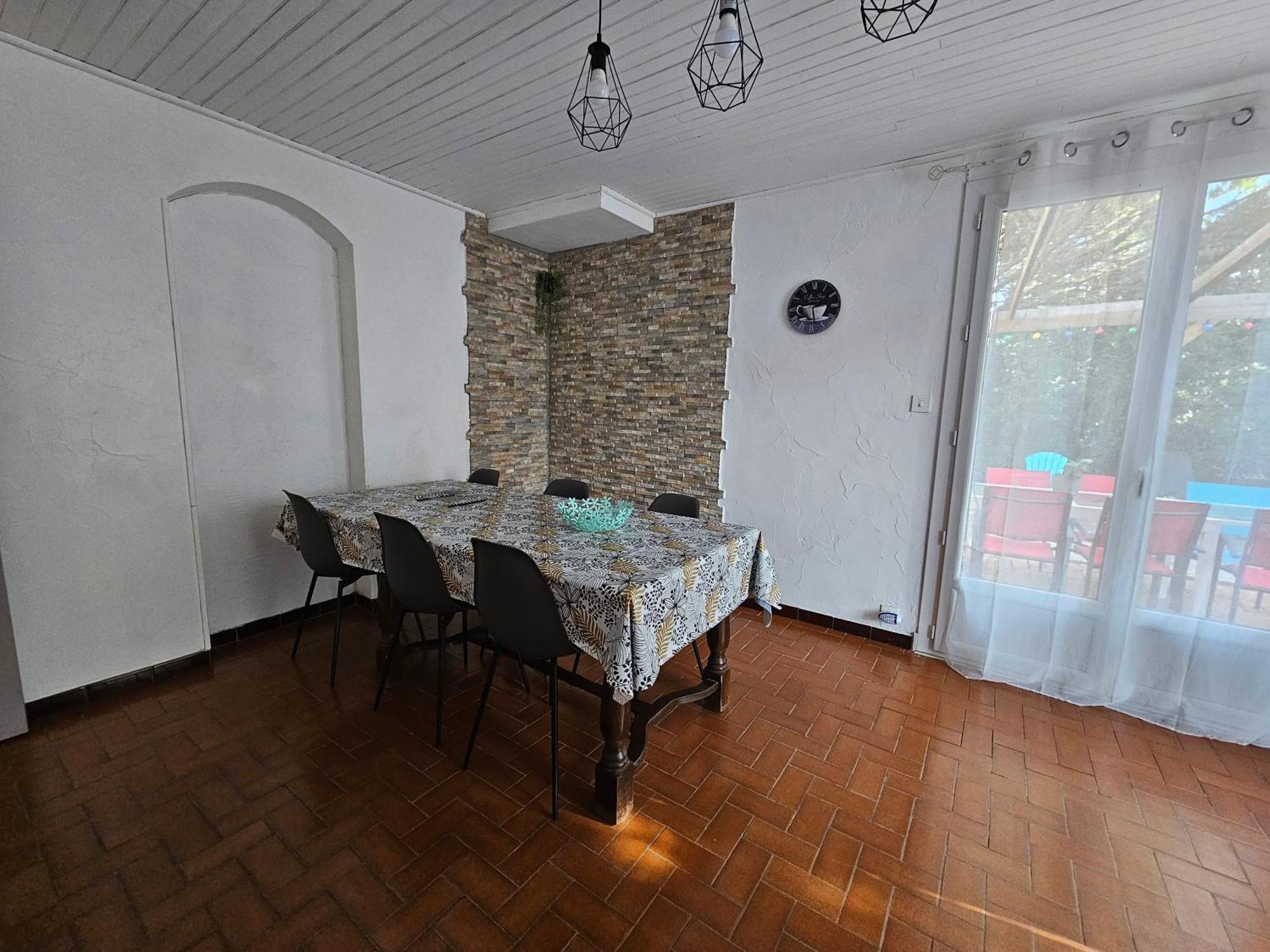 Location Saisonniere Apartment Coursan Exterior foto