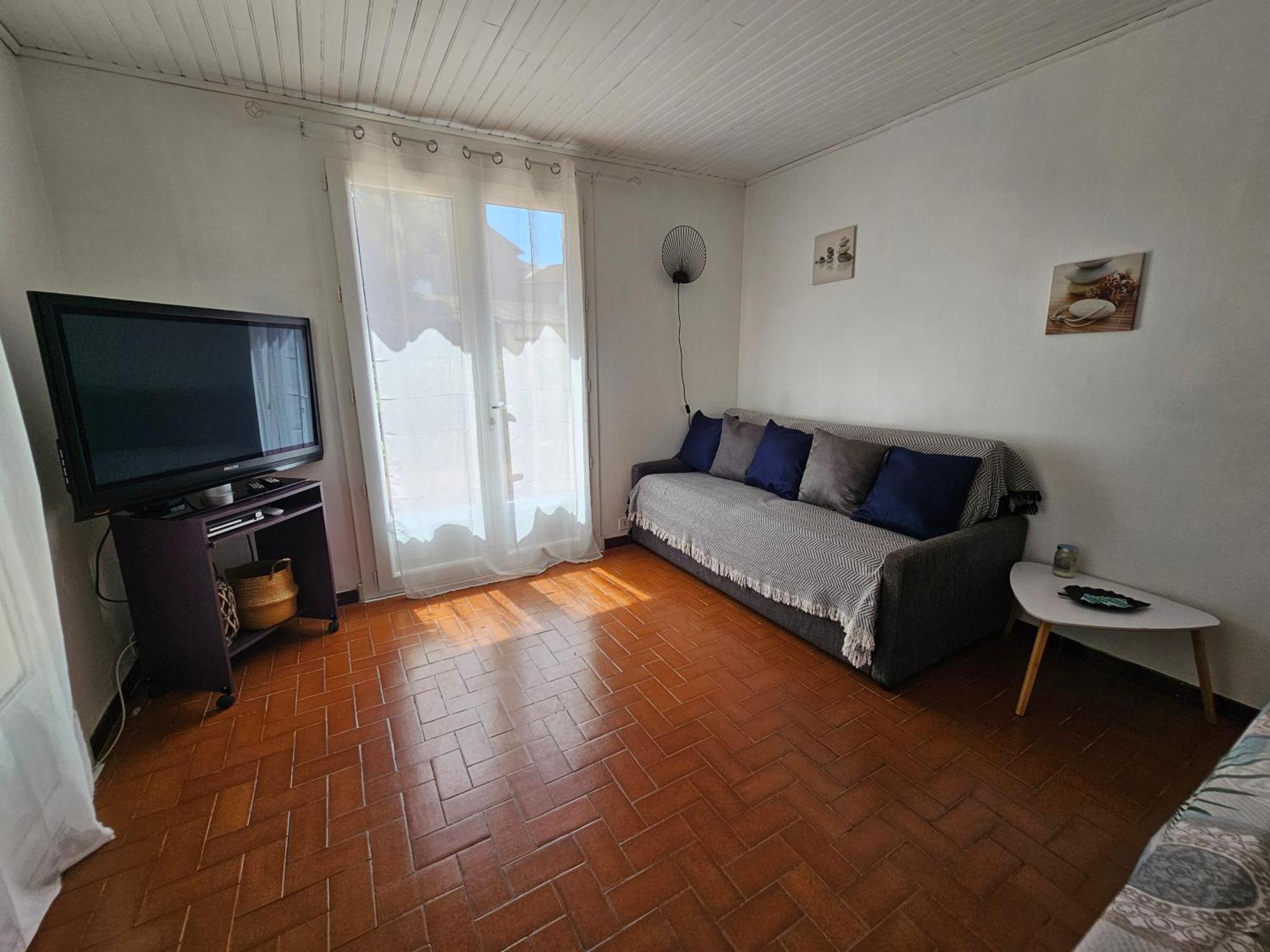 Location Saisonniere Apartment Coursan Exterior foto