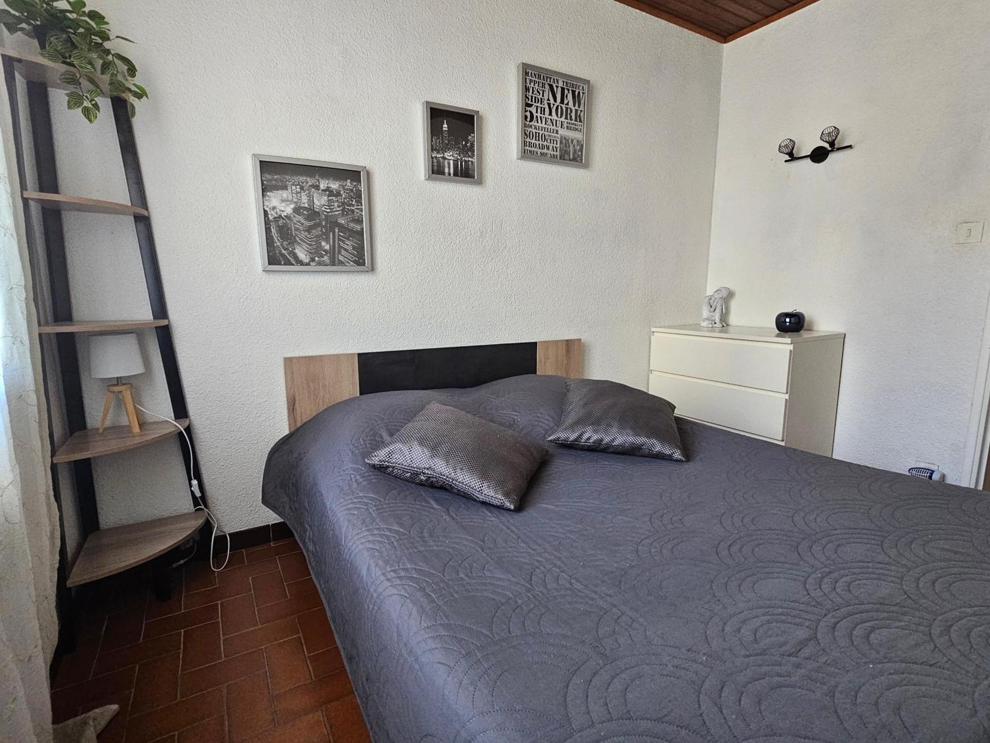 Location Saisonniere Apartment Coursan Exterior foto