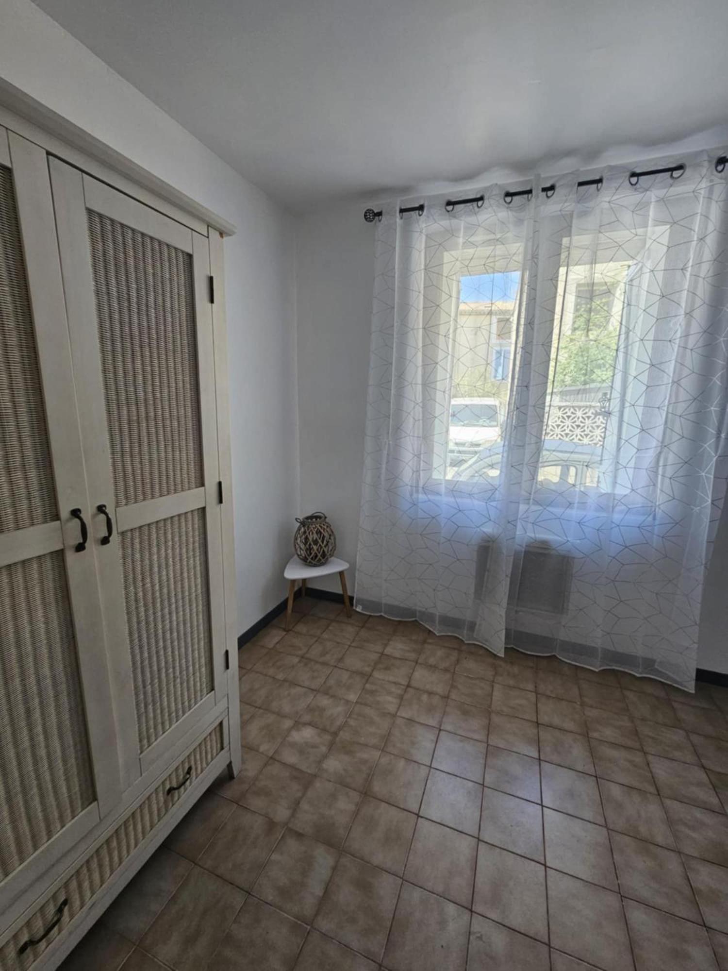 Location Saisonniere Apartment Coursan Exterior foto