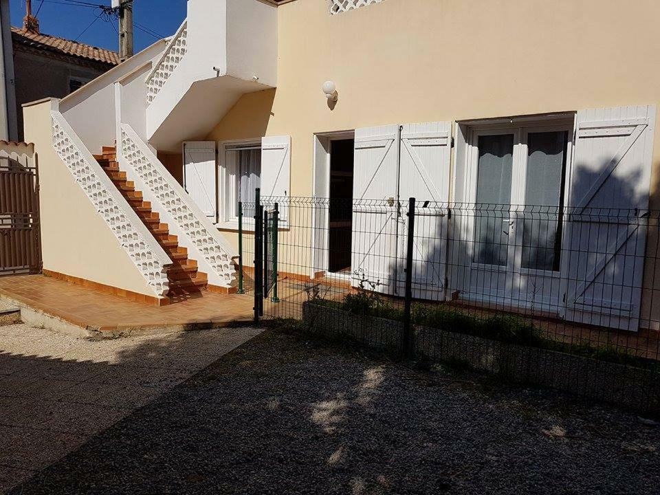 Location Saisonniere Apartment Coursan Exterior foto