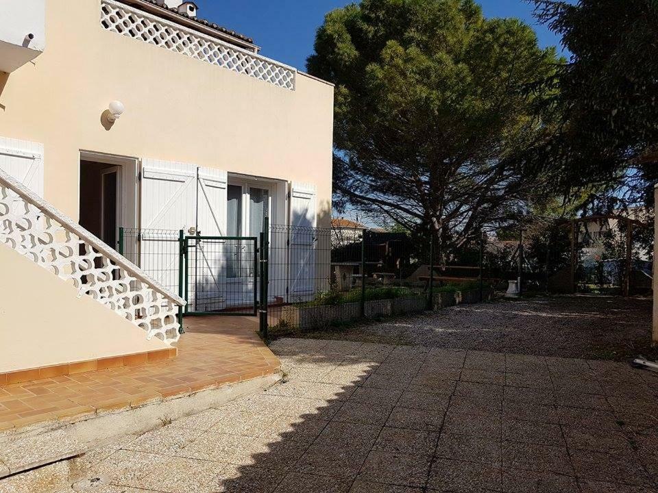 Location Saisonniere Apartment Coursan Exterior foto